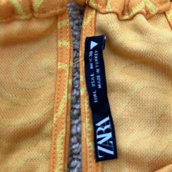 Zara large jacquard halter keyhole top. - Picture 6 of 13